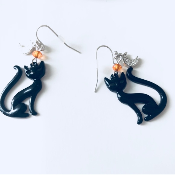 Cat Earrings in Black. - Picture 2 of 5